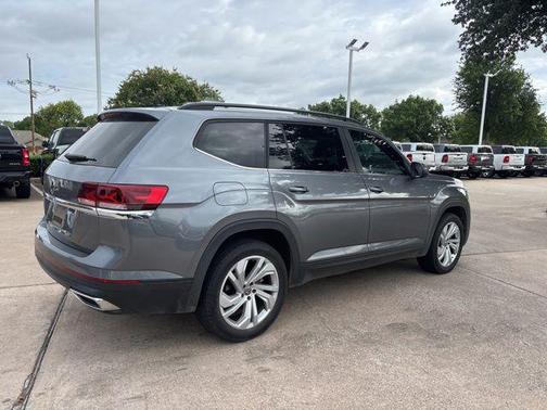 Platinum Gray 2021 Volkswagen Atlas 2.0T SE w/Technology