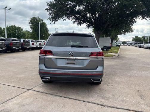 Platinum Gray 2021 Volkswagen Atlas 2.0T SE w/Technology