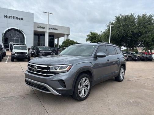 Platinum Gray 2021 Volkswagen Atlas 2.0T SE w/Technology