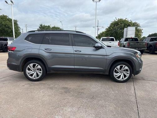 Platinum Gray 2021 Volkswagen Atlas 2.0T SE w/Technology