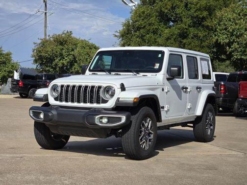 Bright White Clearcoat 2025 Jeep Wrangler 4-Door Sahara 4x4