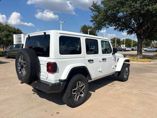 Bright White Clearcoat 2025 Jeep Wrangler 4-Door Sahara 4x4