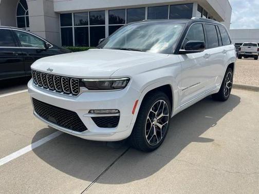 2022 Jeep Grand Cherokee Summit