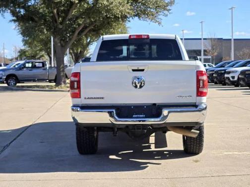 2022 RAM 3500 Laramie Crew Cab 4x4 6'4' Box