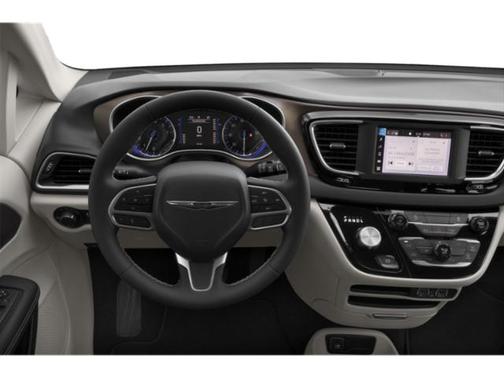 Brilliant Black Crystal Pearlcoat 2023 Chrysler Voyager LX