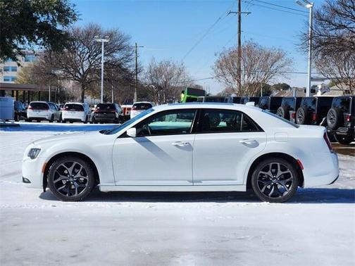 2023 Chrysler 300 S