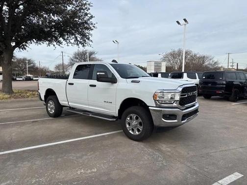 2024 RAM 2500 Big Horn Crew Cab 4x4 6'4' Box