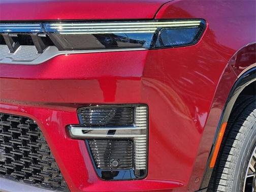 2026 Jeep Grand Wagoneer 4x2