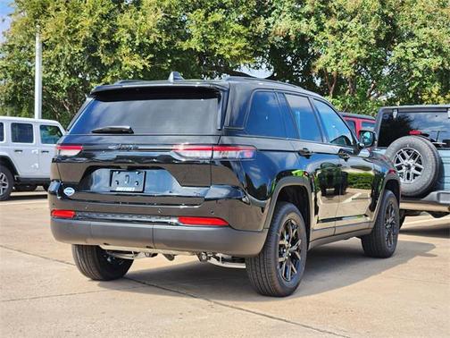 2025 Jeep Grand Cherokee Altitude