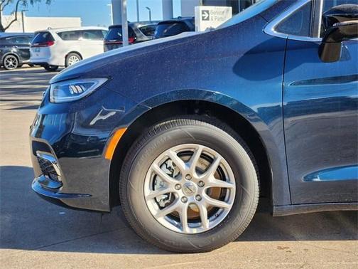 2025 Chrysler Pacifica L