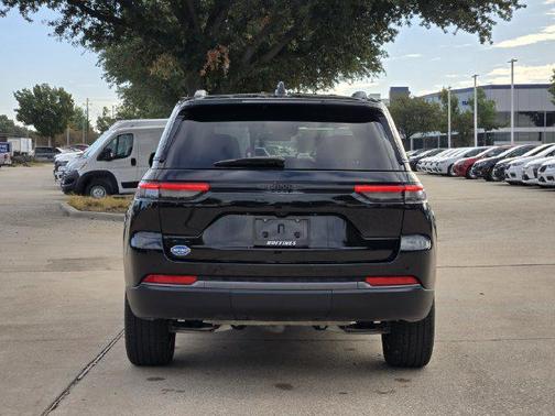 Diamond Black 2026 Jeep Grand Cherokee Limited