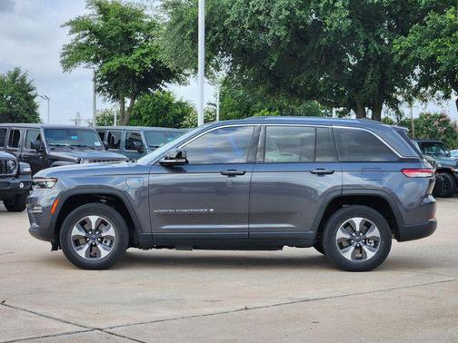 Baltic Gray Metallic Clearcoat 2022 Jeep Grand Cherokee 4xe Base