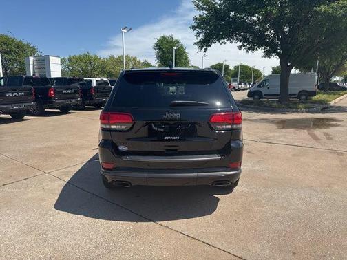 Diamond Black Crystal Pearlcoat 2021 Jeep Grand Cherokee High Altitude