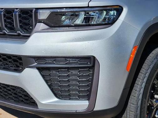 2026 Jeep Grand Cherokee Altitude