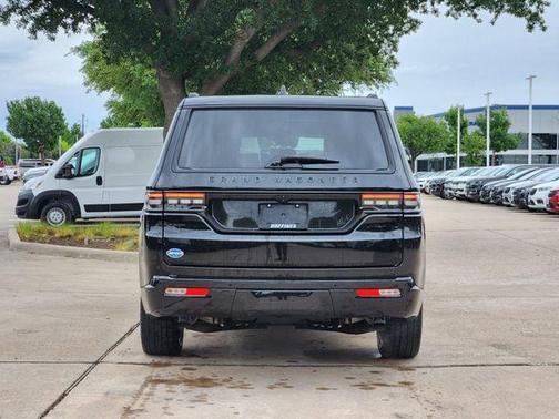 Diamond Black Crystal Pearlcoat 2024 Jeep Grand Wagoneer Series III Obsidian 4x4