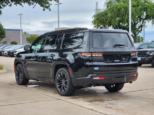 Diamond Black Crystal Pearlcoat 2024 Jeep Grand Wagoneer Series III Obsidian 4x4