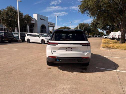 Bright White Clearcoat 2023 Jeep Grand Cherokee 4xe Trailhawk