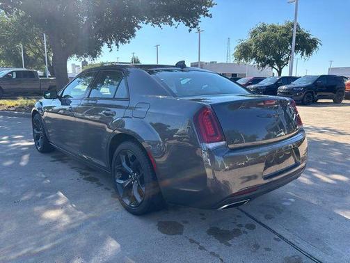 Granite Crystal Metallic Clearcoat 2023 Chrysler 300 Touring