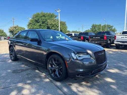 Granite Crystal Metallic Clearcoat 2023 Chrysler 300 Touring