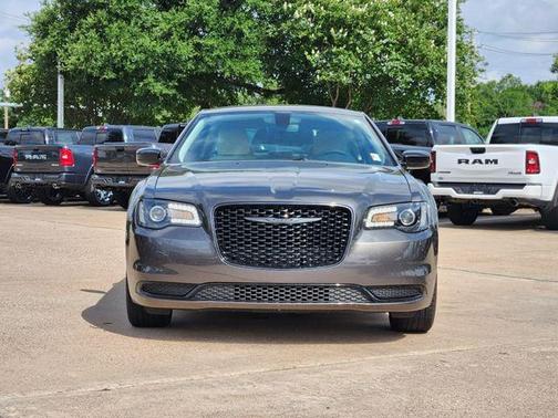 Granite Crystal Metallic Clearcoat 2023 Chrysler 300 Touring