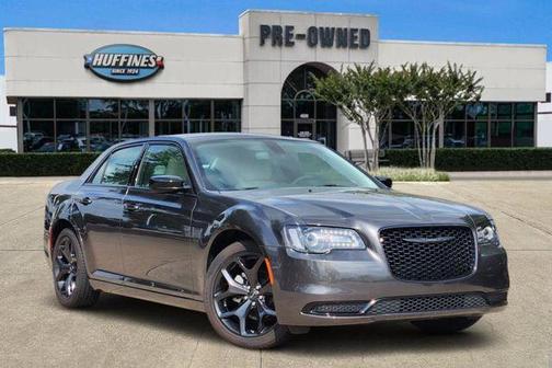 Granite Crystal Metallic Clearcoat 2023 Chrysler 300 Touring