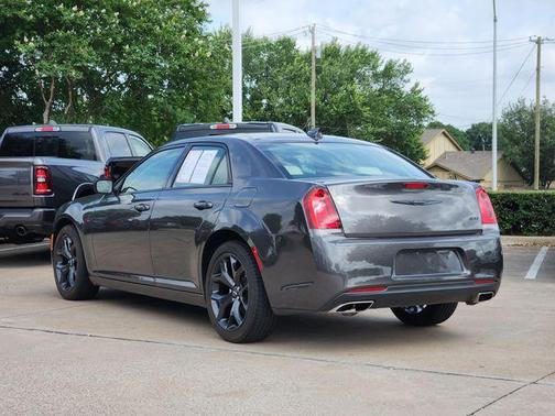 Granite Crystal Metallic Clearcoat 2023 Chrysler 300 Touring