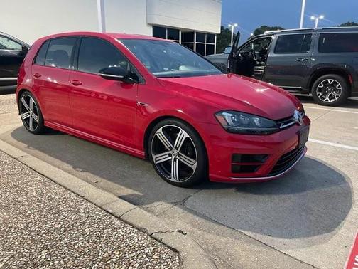 2016 Volkswagen Golf R 4-Door w/DCC & Navigation