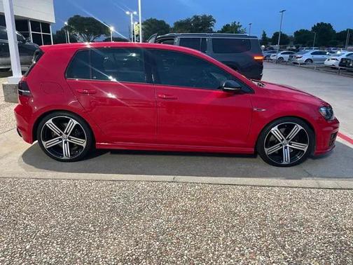 2016 Volkswagen Golf R 4-Door w/DCC & Navigation