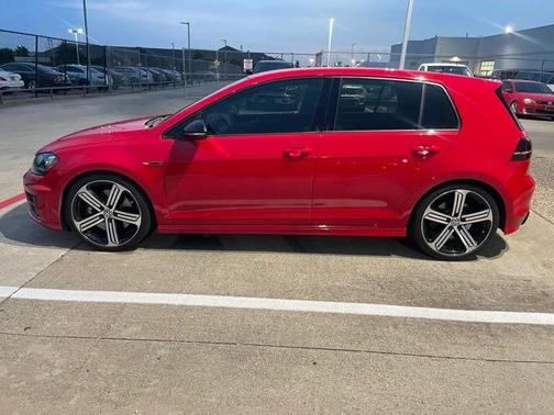 2016 Volkswagen Golf R 4-Door w/DCC & Navigation