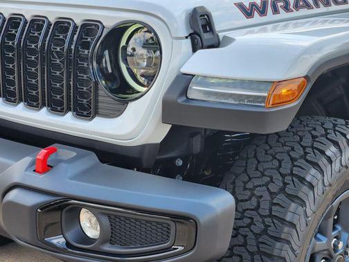 Bright White Clearcoat 2026 Jeep Wrangler Willys