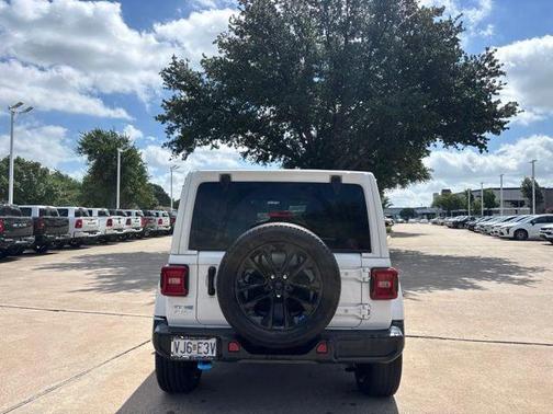 Bright White Clearcoat 2023 Jeep Wrangler 4xe Sahara