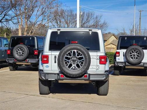 2024 Jeep Wrangler 4-Door Sahara 4x4