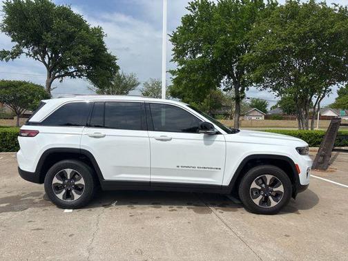Bright White Clearcoat 2023 Jeep Grand Cherokee 4xe Base