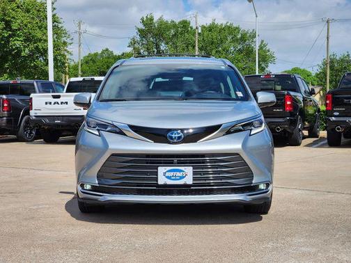 2023 Toyota Sienna Platinum 7 Passenger