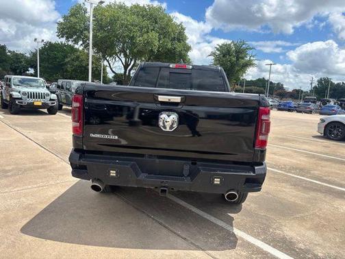 Diamond Black Crystal Pearlcoat 2020 RAM 1500 Laramie