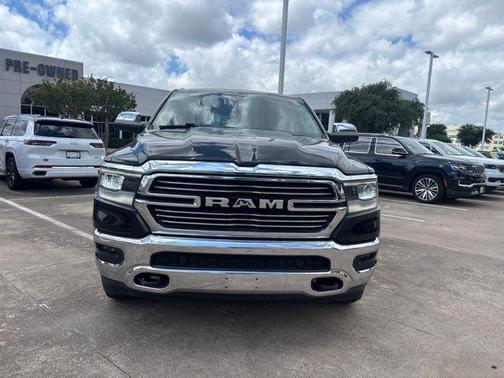Diamond Black Crystal Pearlcoat 2020 RAM 1500 Laramie