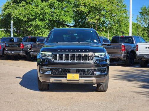 Diamond Black Crystal Pearlcoat 2022 Jeep Wagoneer Series III 4x4