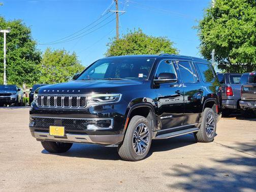 Diamond Black Crystal Pearlcoat 2022 Jeep Wagoneer Series III 4x4