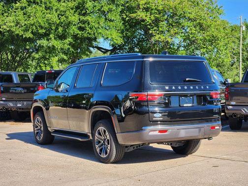 Diamond Black Crystal Pearlcoat 2022 Jeep Wagoneer Series III 4x4