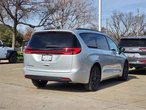 2026 Chrysler Pacifica L