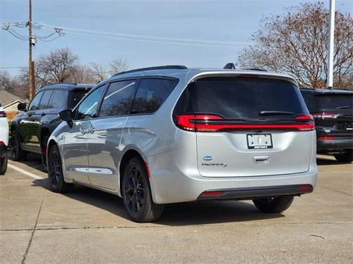 2026 Chrysler Pacifica L