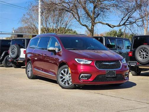 2023 Chrysler Pacifica L