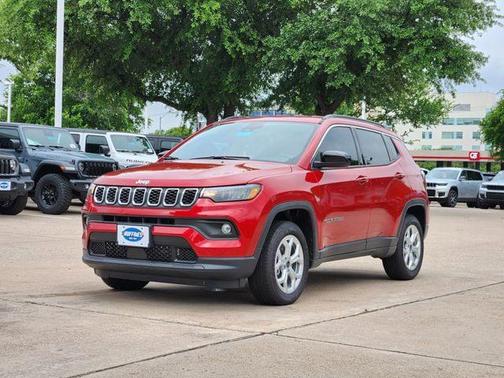 Red Hot Pearlcoat 2026 Jeep Compass Latitude