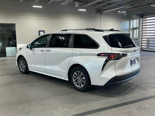 2023 Toyota Sienna XLE