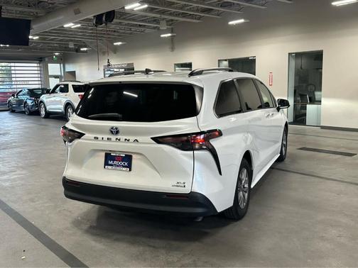 2023 Toyota Sienna XLE