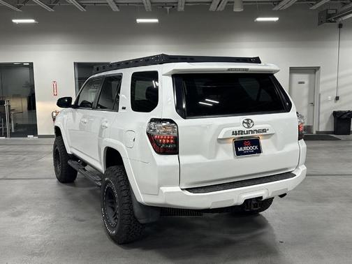 Super White 2016 Toyota 4Runner SR5