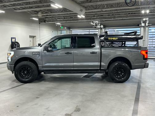 2023 Ford F-150 Lightning XLT