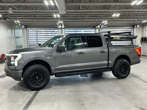 2023 Ford F-150 Lightning XLT