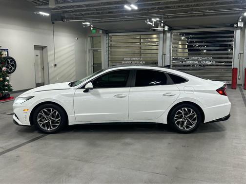 2022 Hyundai SONATA SEL