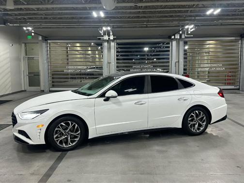 2022 Hyundai SONATA SEL